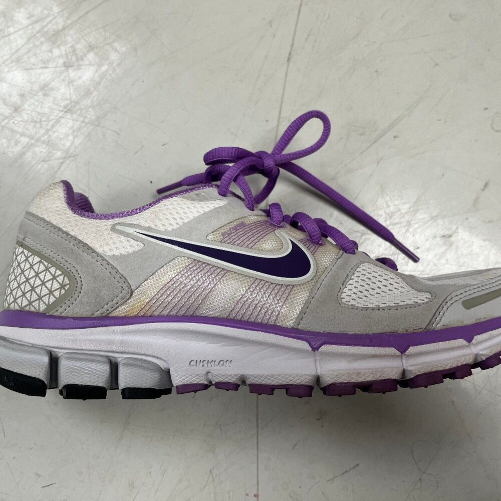 Nike Womens Air Zoom Pegasus 28 443802-155 White Running Shoes Sneakers Size 7.5
